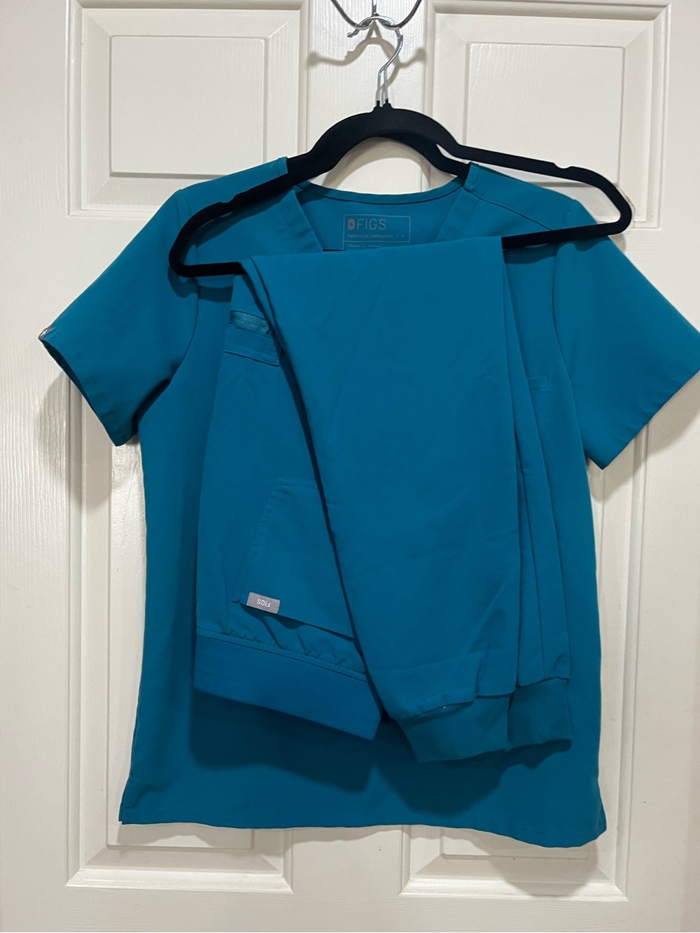 FIGS Pacific Blue Catarina Top & Zamora Joggers -size SMALL